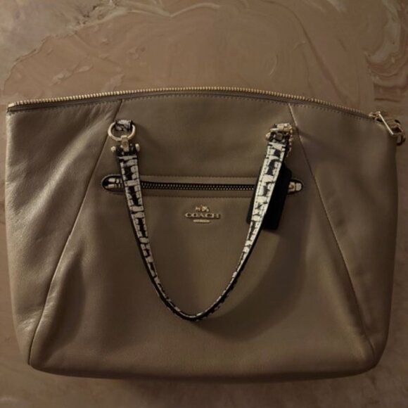 Coach Purse - Picture 5 of 6